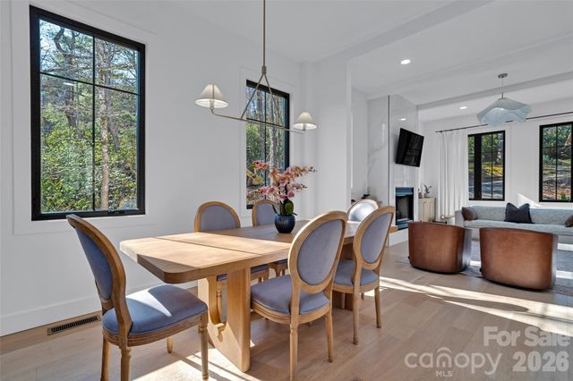 26 Pineview Road, Fairview, NC 28730