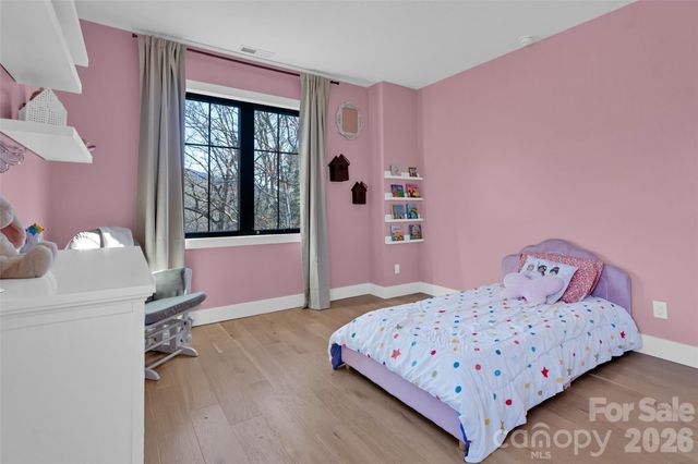 26 Pineview Road, Fairview, NC 28730