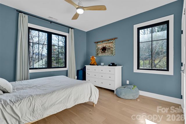 26 Pineview Road, Fairview, NC 28730