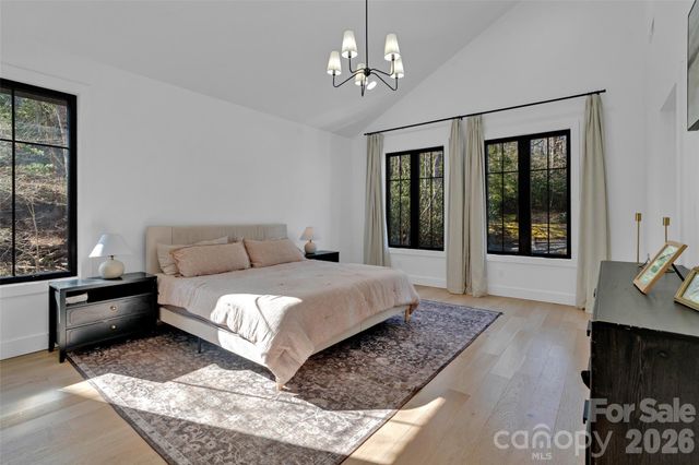 26 Pineview Road, Fairview, NC 28730