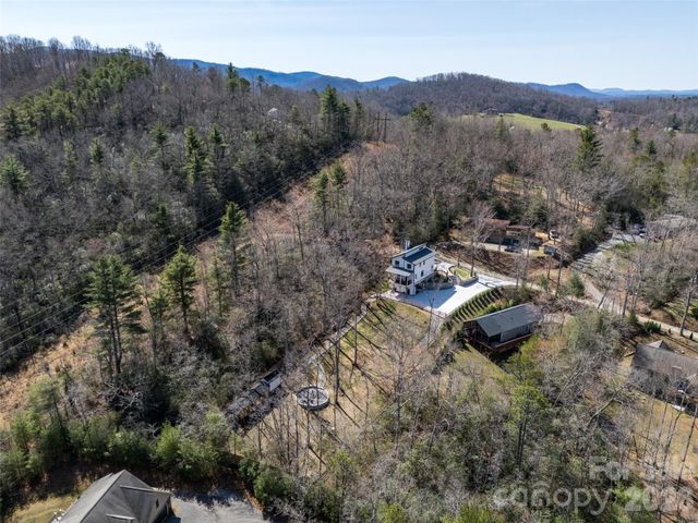 26 Pineview Road, Fairview, NC 28730