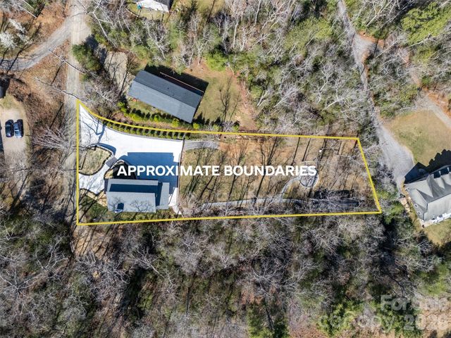 26 Pineview Road, Fairview, NC 28730