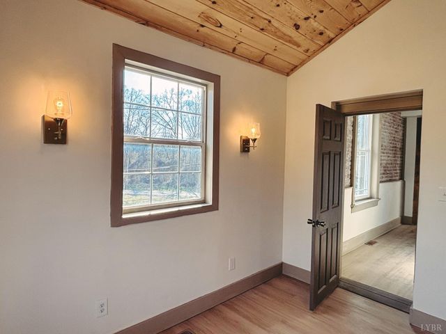 122 Brooks Street, Monroe, VA 24574