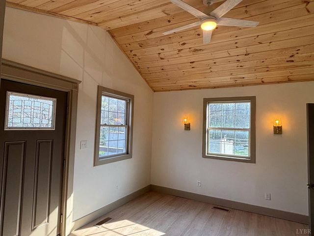 122 Brooks Street, Monroe, VA 24574