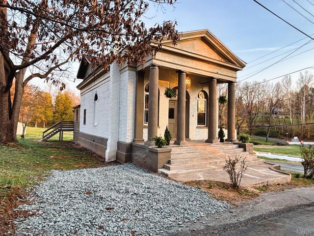 122 Brooks Street, Monroe, VA 24574