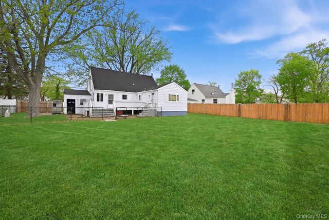 23 Woods Lane, Centereach, NY 11720