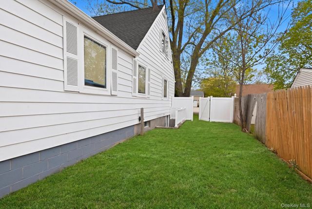 23 Woods Lane, Centereach, NY 11720