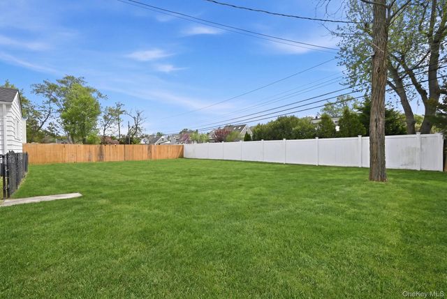 23 Woods Lane, Centereach, NY 11720