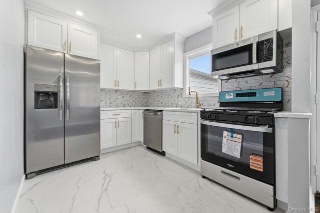 23 Woods Lane, Centereach, NY 11720