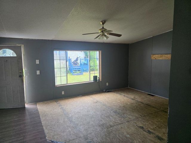 123 Hepatica Lane, Charlestown, NH 03603