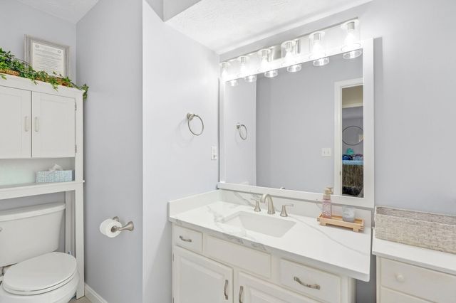 49 Riviera Road, Hudson, NH 03051
