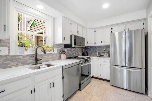 49 Riviera Road, Hudson, NH 03051