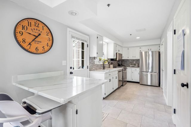 49 Riviera Road, Hudson, NH 03051