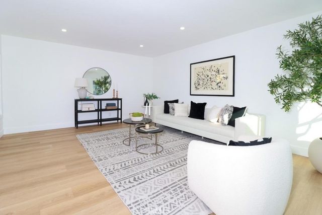 11804 Atkinson, Hawthorne, CA 90250