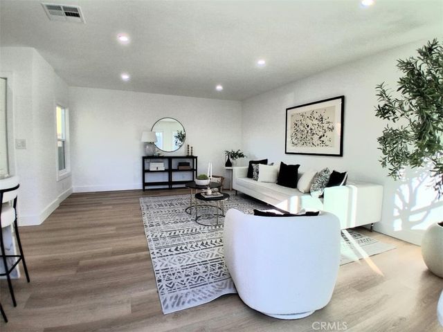 11804 Atkinson, Hawthorne, CA 90250