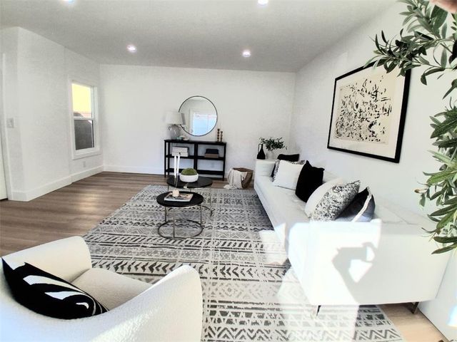 11804 Atkinson, Hawthorne, CA 90250