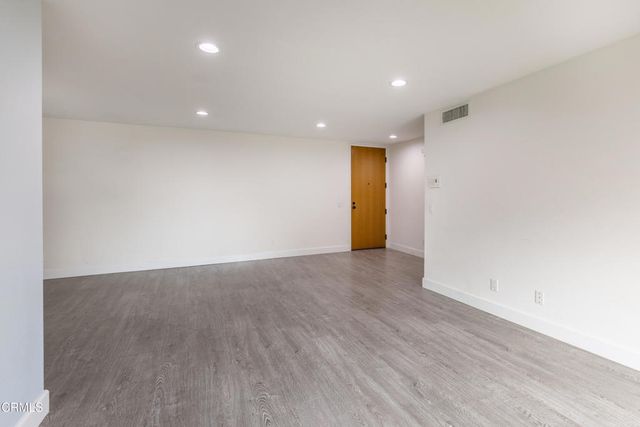 4041 Via Marisol 210, Los Angeles, CA 90042