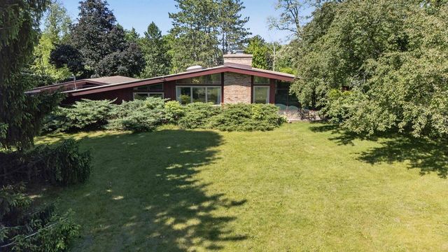 2230 Branson Road, Fitchburg, WI 53575