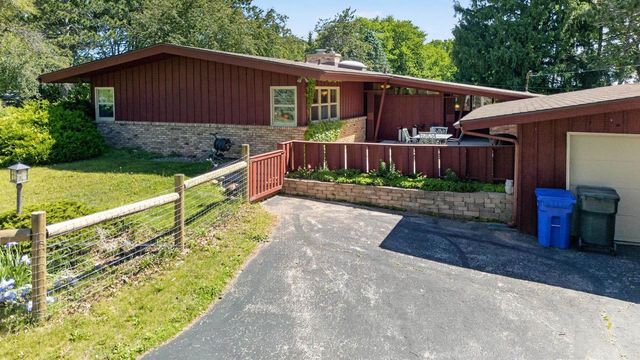 2230 Branson Road, Fitchburg, WI 53575