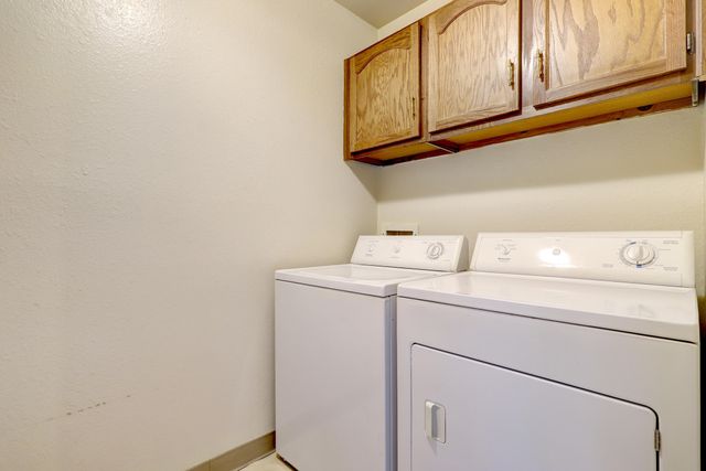 5945 McKinney Drive NE, Albuquerque, NM 87109