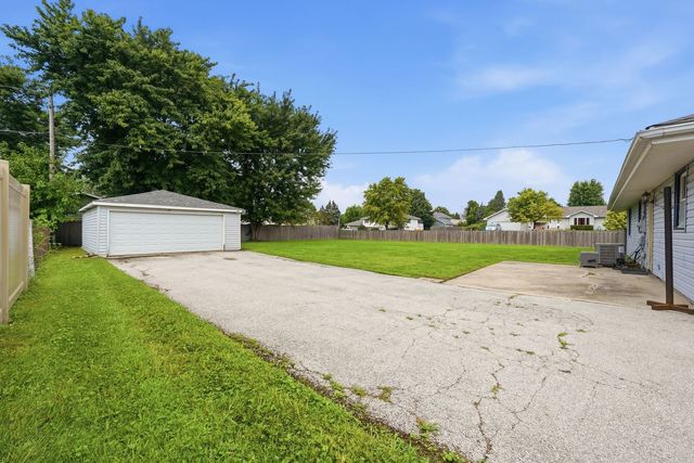 16306 S Ellna Court, Plainfield, IL 60586
