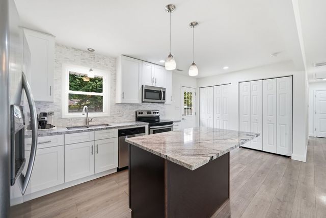 16306 S Ellna Court, Plainfield, IL 60586