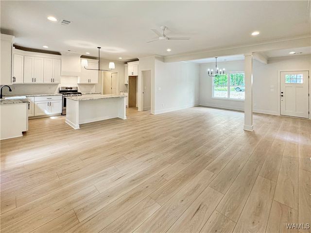 8 Northside, Berry, AL 35546