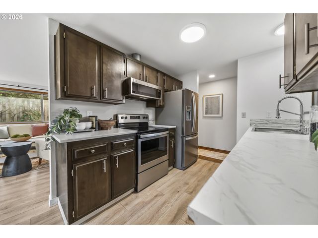 1679 TIMOTHY Ln, West Linn, OR 97068