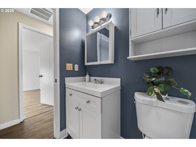 1679 TIMOTHY Ln, West Linn, OR 97068