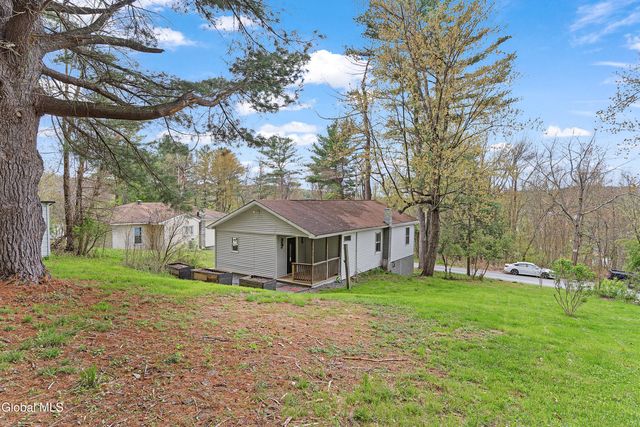 520 Morey Park Hill Road, Schodack, NY 12123