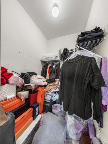 330 Maple Avenue 17, Westbury, NY 11590