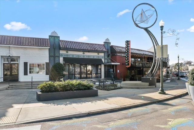 2046 COURTLAND AVE, Memphis, TN 38104