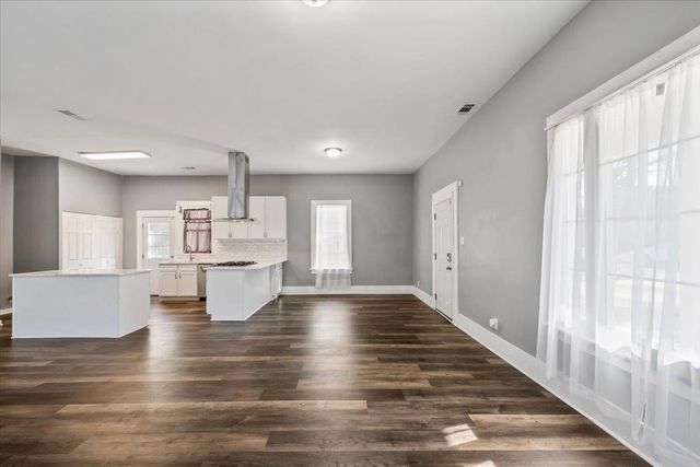 2046 COURTLAND AVE, Memphis, TN 38104