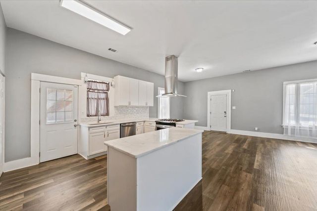 2046 COURTLAND AVE, Memphis, TN 38104