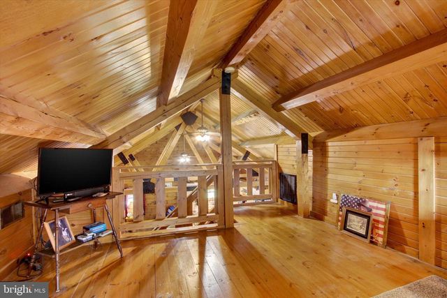 17 SHERMAN DR, East Berlin, PA 17316
