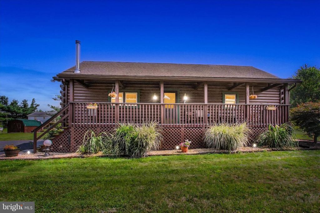 17 SHERMAN DR, East Berlin, PA 17316