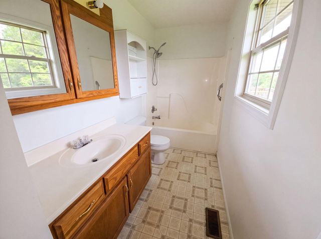 1317 Twin Brook Drive, Berea, KY 40403