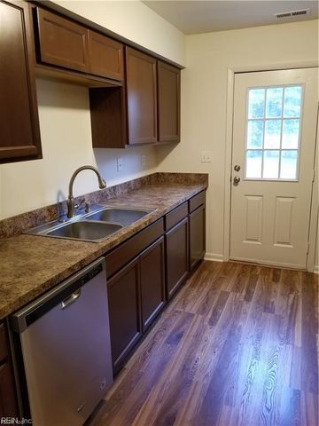 3914 Roebling LN, Virginia Beach, VA 23452