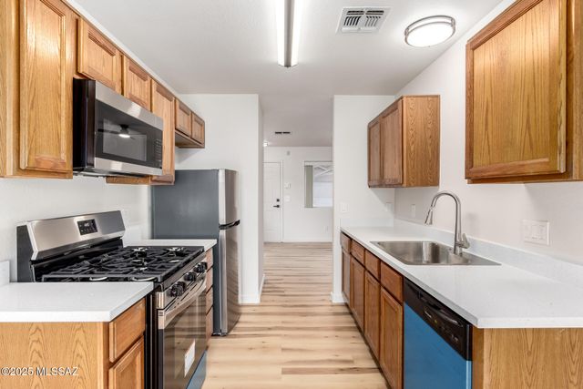 10120 E Paseo San Ardo, Tucson, AZ 85747