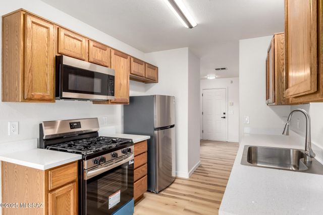 10120 E Paseo San Ardo, Tucson, AZ 85747