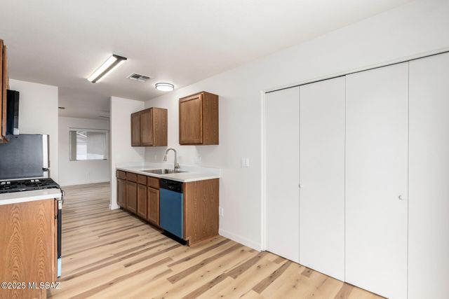 10120 E Paseo San Ardo, Tucson, AZ 85747