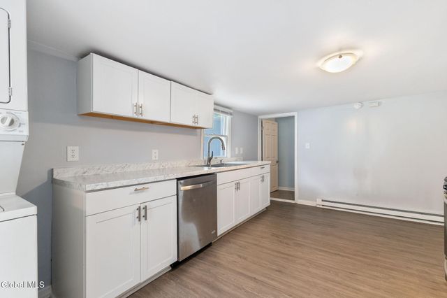 9 Kellogg Avenue, Colonie, NY 12304