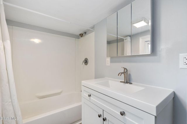 9 Kellogg Avenue, Colonie, NY 12304