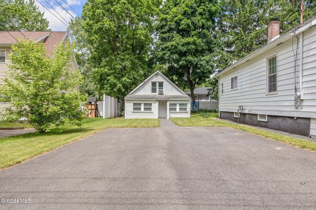 9 Kellogg Avenue, Colonie, NY 12304