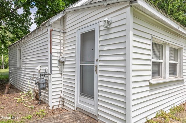 9 Kellogg Avenue, Colonie, NY 12304
