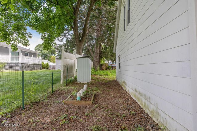 9 Kellogg Avenue, Colonie, NY 12304