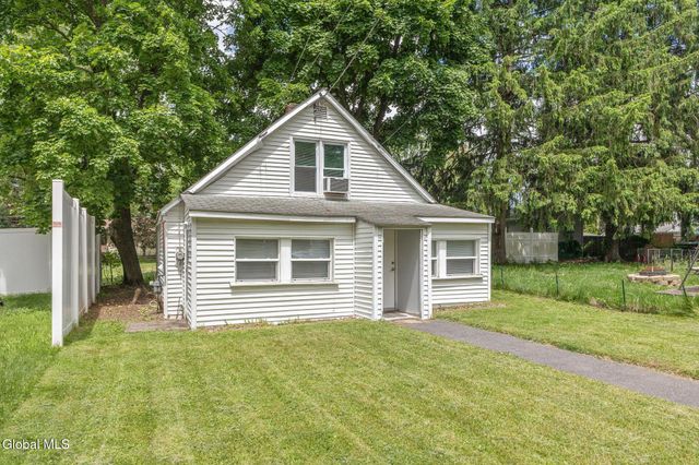 9 Kellogg Avenue, Colonie, NY 12304