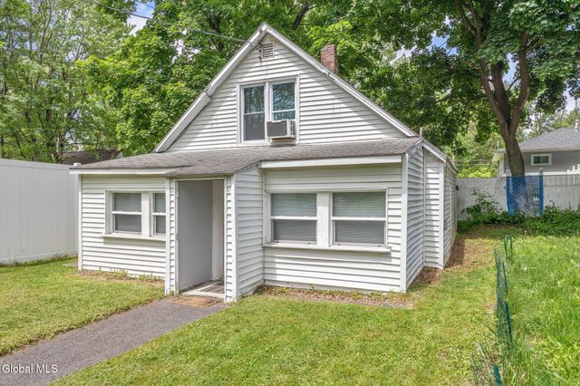 9 Kellogg Avenue, Colonie, NY 12304