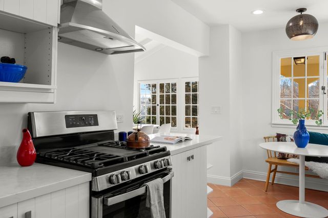 268 Capricorn Ave, Oakland, CA 94611