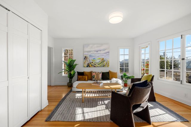 268 Capricorn Ave, Oakland, CA 94611